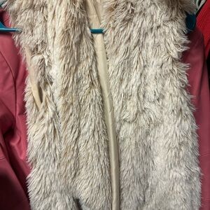 Women's Cream Faux Fur‎ Vest